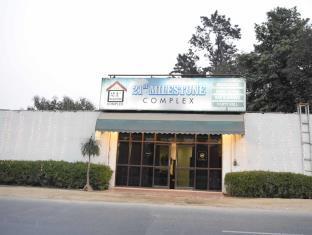 21 Milestone Hotel & Resort New Delhi Exterior photo