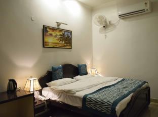21 Milestone Hotel & Resort New Delhi Exterior photo